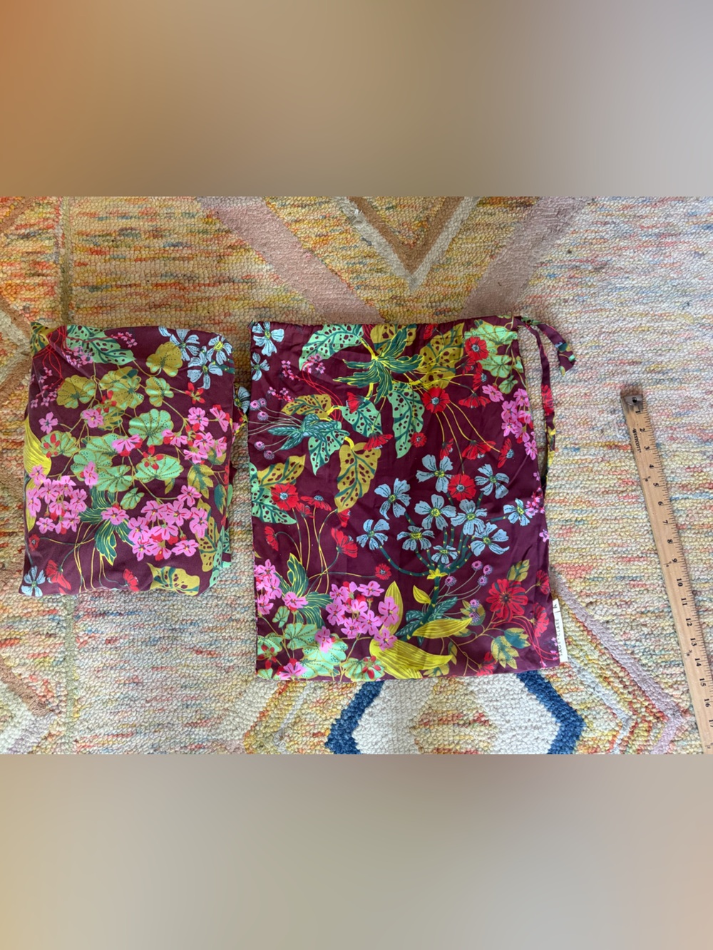 Floral Drawstring Queen Fitted sheet + drawstring bag - Burgundy Floral